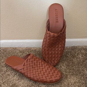 Liberté Woven Brown Mules